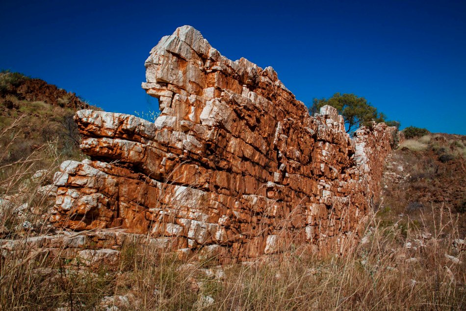 China Wall is only 6km from Halls Creek. It is a naturally formed quartz 'wall' that is believed to be the longest formation of its type in the world.
